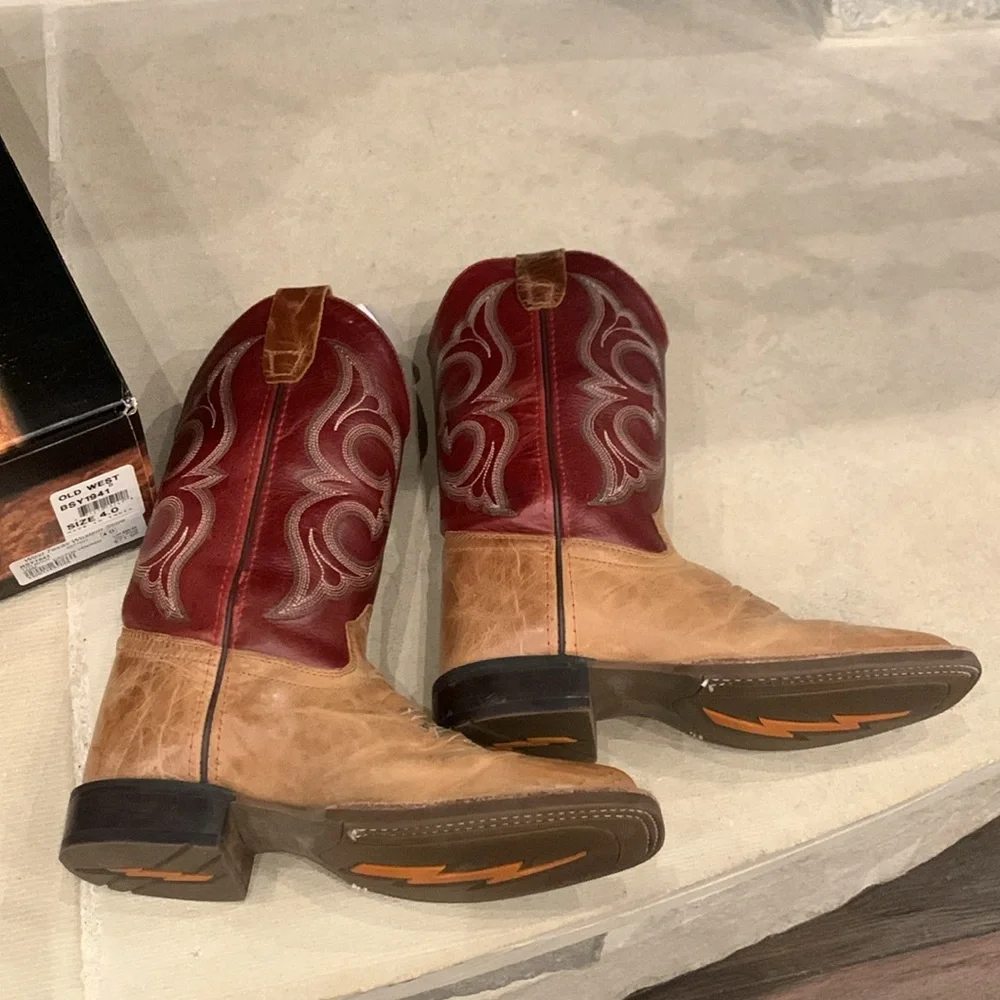 Old West boys Boots size 4, worn once for a wedding. Excellent condition - Picture 6 of 7